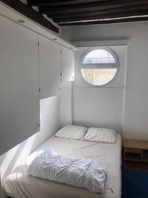 Appartement Saint-Germain-Des-Pres Paris Apartment